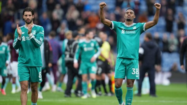 “Δένει” Σόμποσλαϊ και Γκράβενμπερχ η Λίβερπουλ