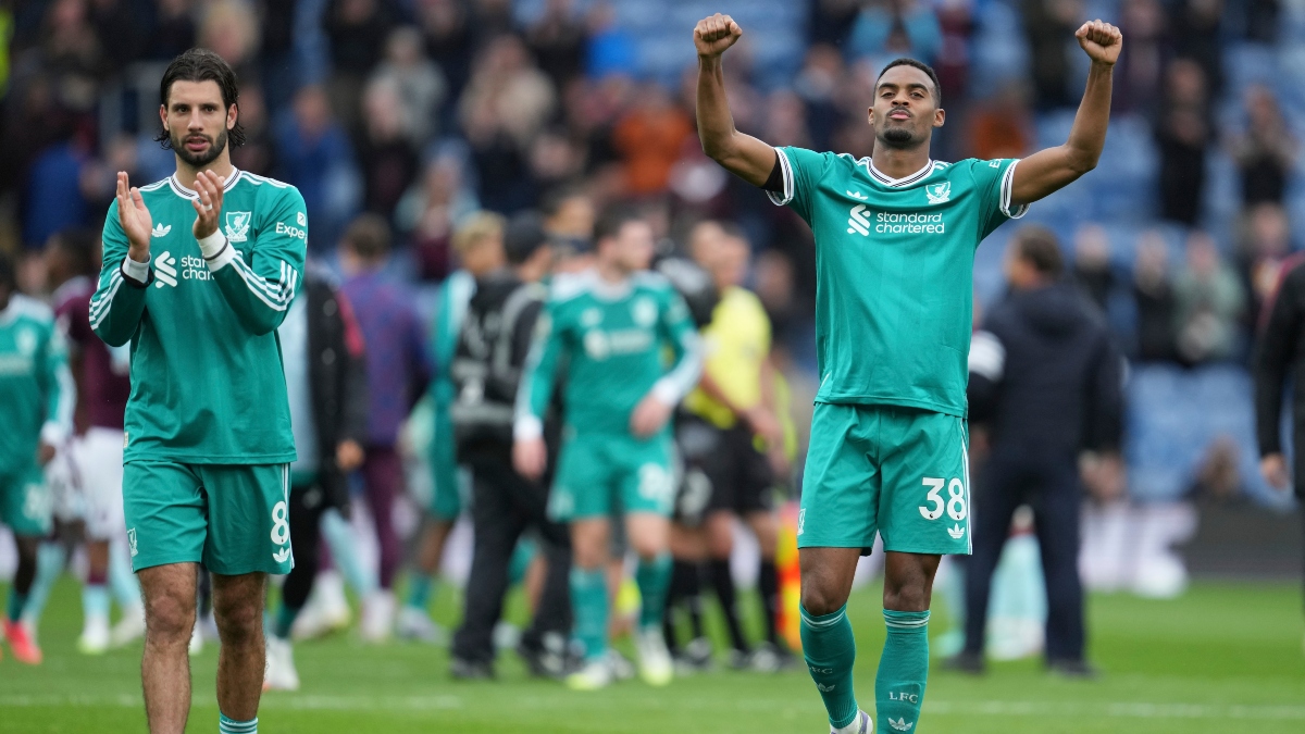 “Δένει” Σόμποσλαϊ και Γκράβενμπερχ η Λίβερπουλ