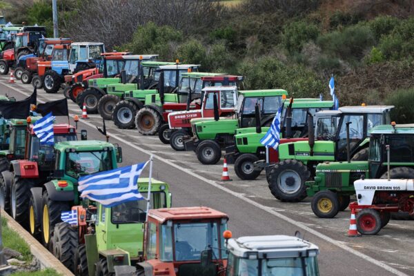Με δύο επιτροπές την Τρίτη οι αγρότες στο Μαξίμου – Στο τραπέζι Mercosur, ρεύμα και πετρέλαιο