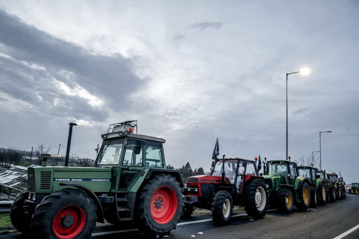 Αγρότες: Αύριο Τρίτη η συνάντηση με ορατό ενδεχόμενο μη προσέλευσης από ένα τμήμα τους – Απόψε λαμβάνουν αποφάσεις στα μπλόκα