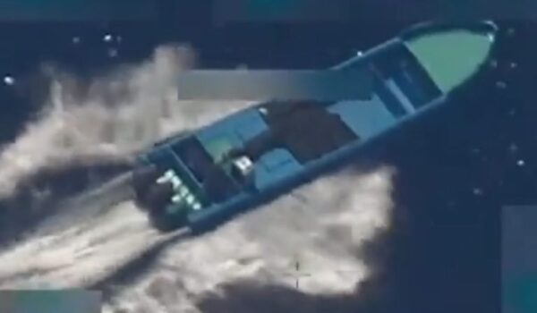 ΝΥΤ: Οι ΗΠΑ χρησιμοποίησαν αεροσκάφος με πολιτική εμφάνιση στο πρώτο πλήγμα εναντίον φερόμενων ως διακινητών ναρκωτικών 