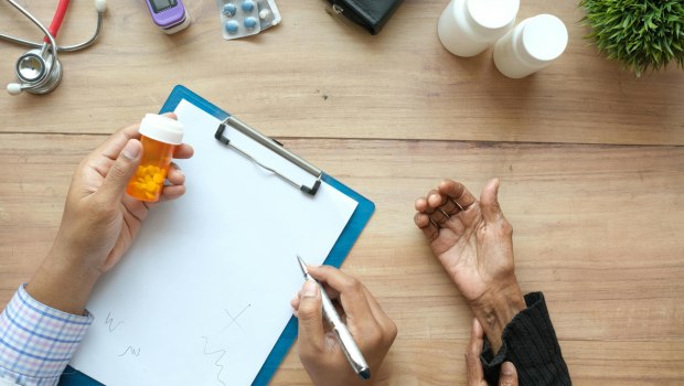 Νέες περικοπές στα φάρμακα και ηλεκτρονική συνταγογράφηση στα νοσοκομεία