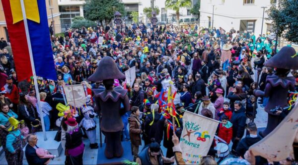 Άνοιξε η αυλαία του Πατρινού Καρναβαλιού – Πραγματοποιήθηκε η επίσημη τελετή έναρξης