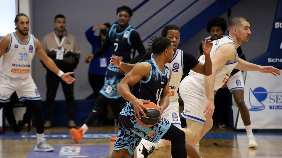 Σπουδαίο “διπλό” του Κολοσσού στη Μύκονο