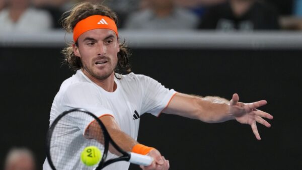 Τσιτσιπάς: «Είμαι χαρούμενος για τα τρία τελευταία σετ»