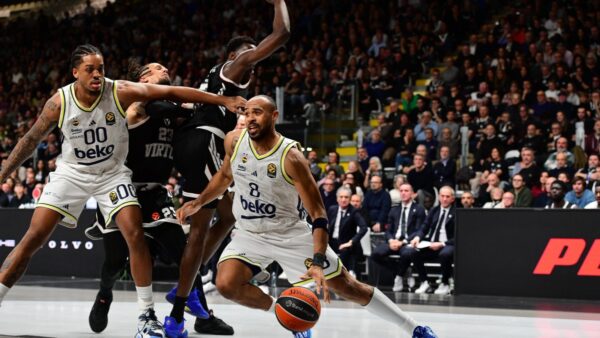 Σπουδαία απόδραση της Φενέρμπαχτσε από την Μπολόνια