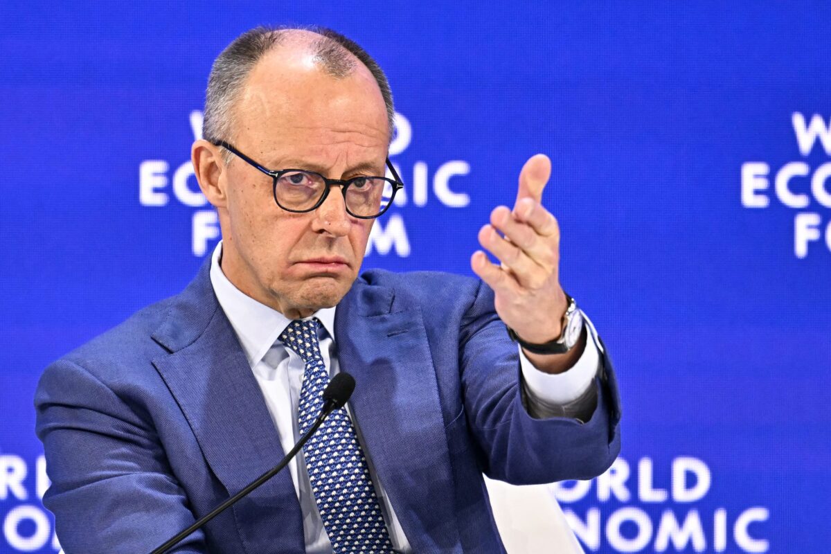 Μερτς προς Τραμπ: Οι σύμμαχοι του ΝΑΤΟ θα «προστατεύσουν από κοινού τη Γροιλανδία από την απειλή που θέτει η Ρωσία