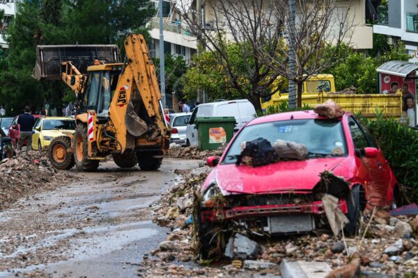 Πώς θα αποζημιωθείτε από την κακοκαιρία: Βήμα-βήμα η διαδικασία – Τι είπε στο ΕΡΤnews ο K. Κατσαφάδος