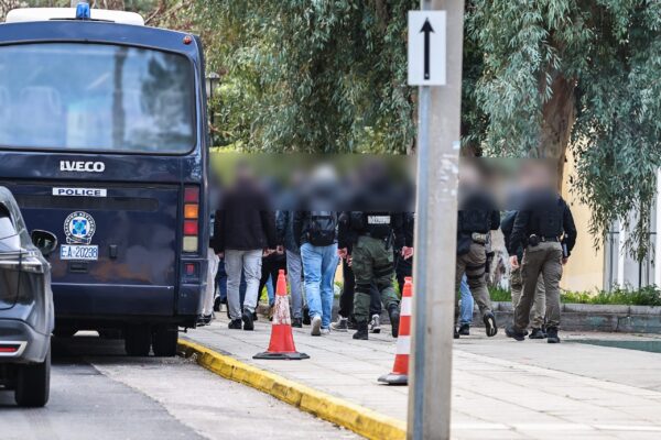 Τέσσερις προφυλακίσεις για το κύκλωμα που «πείραζε» τις αντλίες καυσίμων