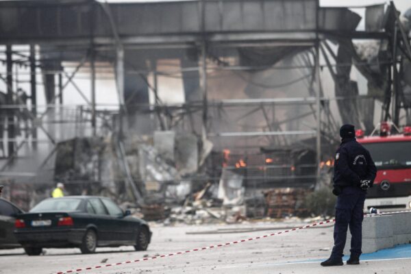«Είχαν επιλέξει τη νυχτερινή βάρδια για τα παιδιά τους»: Τα πρόσωπα της τραγωδίας και τα σενάρια για την έκρηξη στα Τρίκαλα