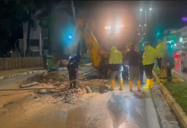 Συναγερμός στα Μελίσσια λόγω καθίζησης οδοστρώματος – Πού έχει διακοπεί η κυκλοφορία των οχημάτων