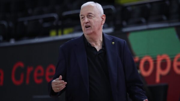 Κωνσταντής: «Κάθε εβδομάδα βγαίνει κι άλλος παίκτης μπροστά, το να συνεργάζεσαι με τον Σάκοτα είναι ό,τι καλύτερο»