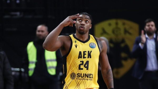 ΑΕΚ εναντίον Άλμπα με φόντο την κορυφή του ομίλου