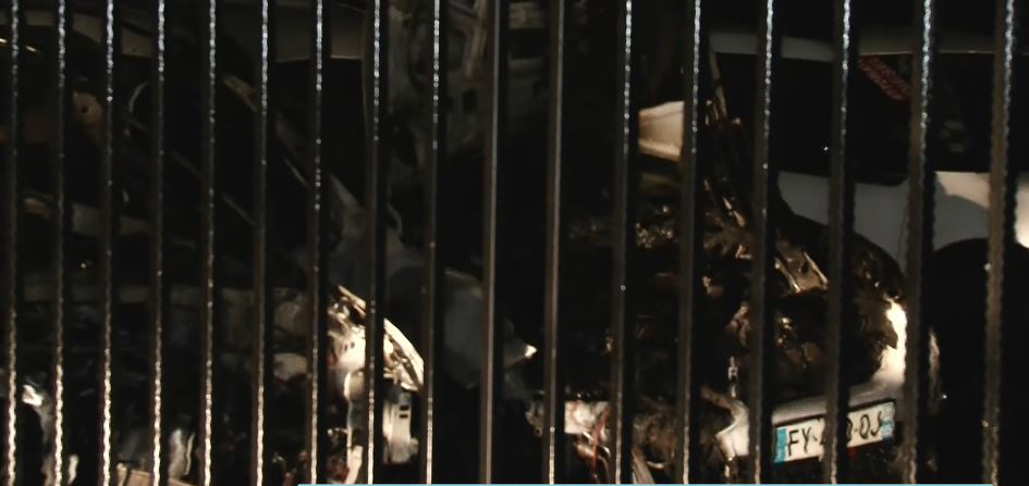 Θεσσαλονίκη: Πυρκαγιά σε μάντρα αυτοκινήτων – Ζημιές σε δύο οχήματα