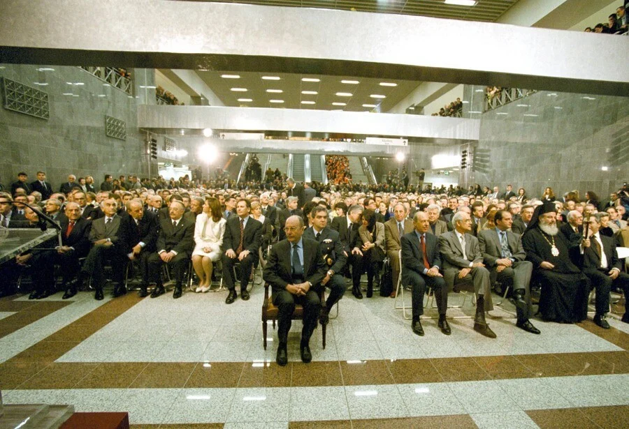 Όταν το Μετρό της Αθήνας εγκαινιάστηκε σαν… δεξίωση: Εικόνες από το 2000 που έγιναν ξανά viral
