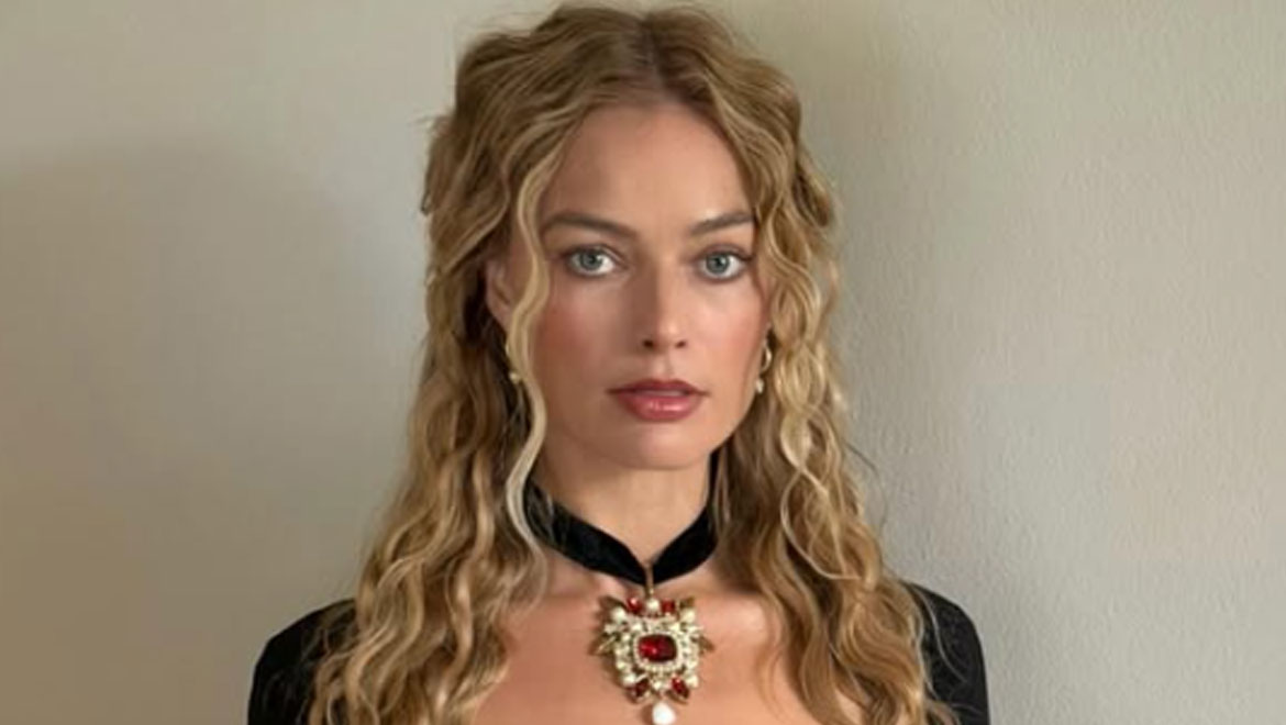 Margot Robbie: Mermaid waves και διαχρονική κομψότητα