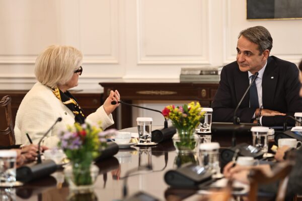 Συνάντηση Μητσοτάκη με τη Γαλλίδα υπ. Άμυνας: Εργαζόμαστε από κοινού για την ανανέωση της Στρατηγικής Εταιρικής Σχέσης