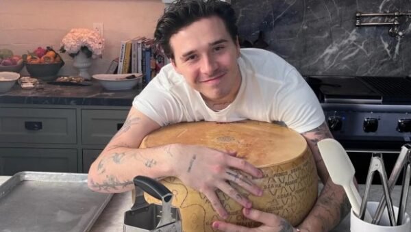 Δώστε του ένα αστέρι Michelin να ηρεμήσει: Ο Μπρούκλιν Μπέκαμ φλέξαρε τη σπέσιαλ σπαγγέτι μπολονέζ του – μόνο που δεν είχε σπαγγέτι