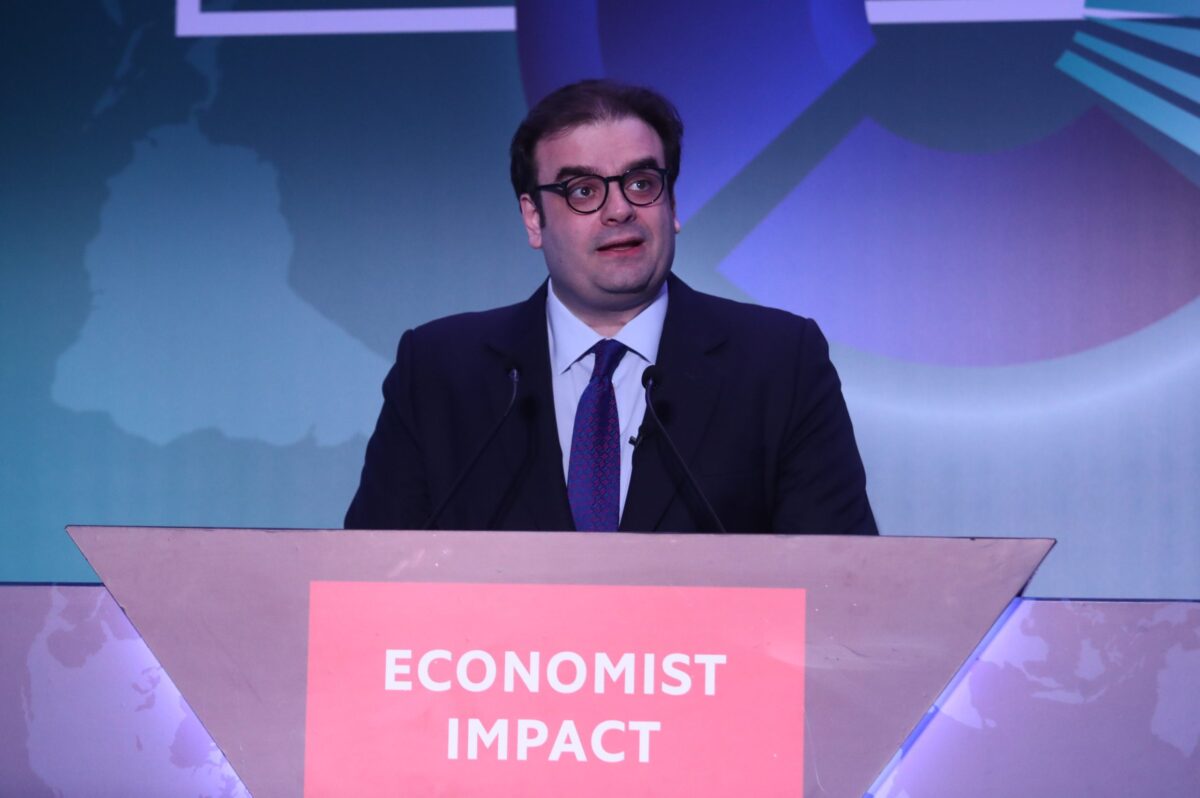 Πιερρακάκης: Η Ελλάδα μπορεί να βοηθήσει την Ευρώπη στην ενεργειακή μετάβαση – Η αξιοπιστία στη δημόσια οικονομία δημιουργεί χώρο για επενδύσεις