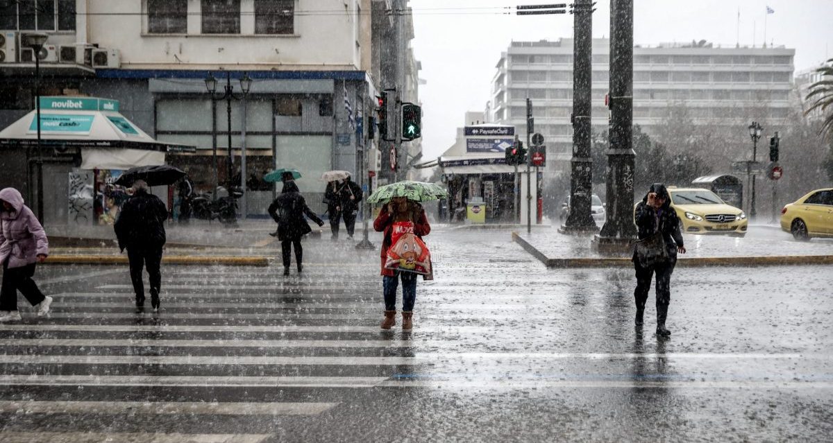 Καιρός: «Red Code» για την κακοκαιρία της Κυριακής – Πού θα «χτυπήσουν» τα πιο έντονα φαινόμενα – Πρόγνωση από την Αν. Τυράσκη