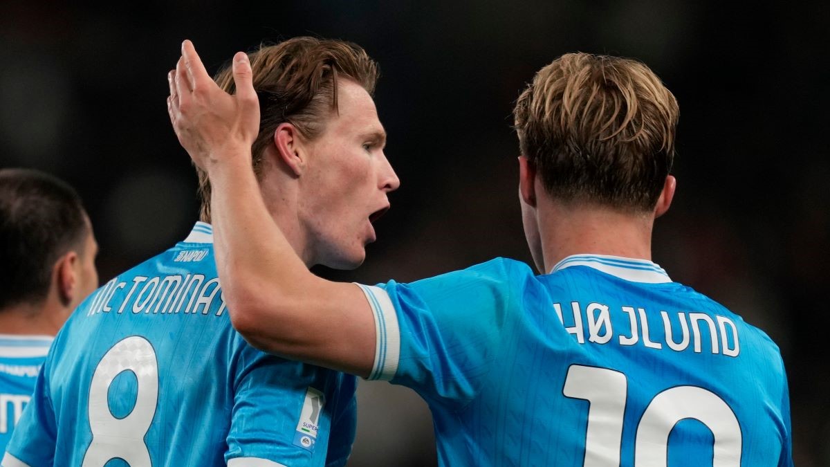 Η Νάπολι νίκησε την Φιορεντίνα και κρατήθηκε σε κοντινή απόσταση από την κορυφή