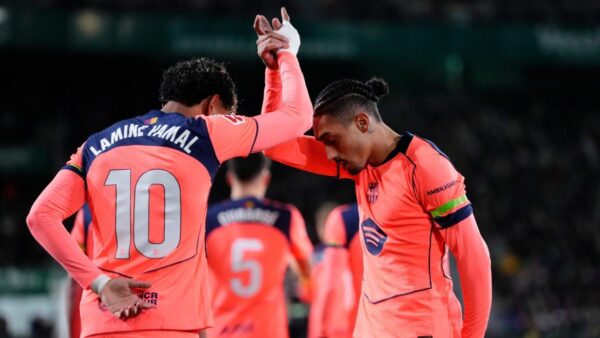 Η Μπαρτσελόνα πέρασε από το Έλτσε κι επέστρεψε στο +4