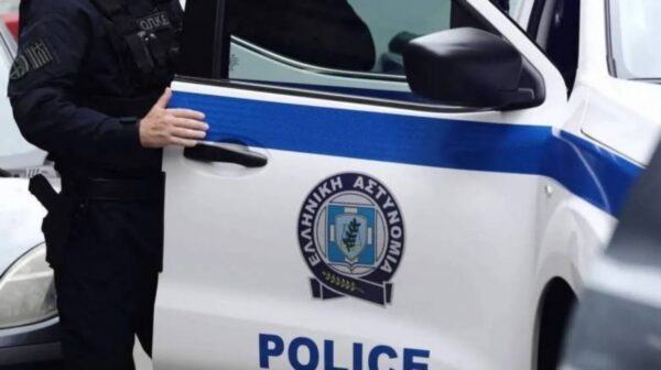 Ν. Ιωνία: Συνελήφθη επ’ αυτοφώρω 20χρονη σε οικία – Είχε αφαιρέσει κοσμήματα και κρύφτηκε σε ντουλάπα