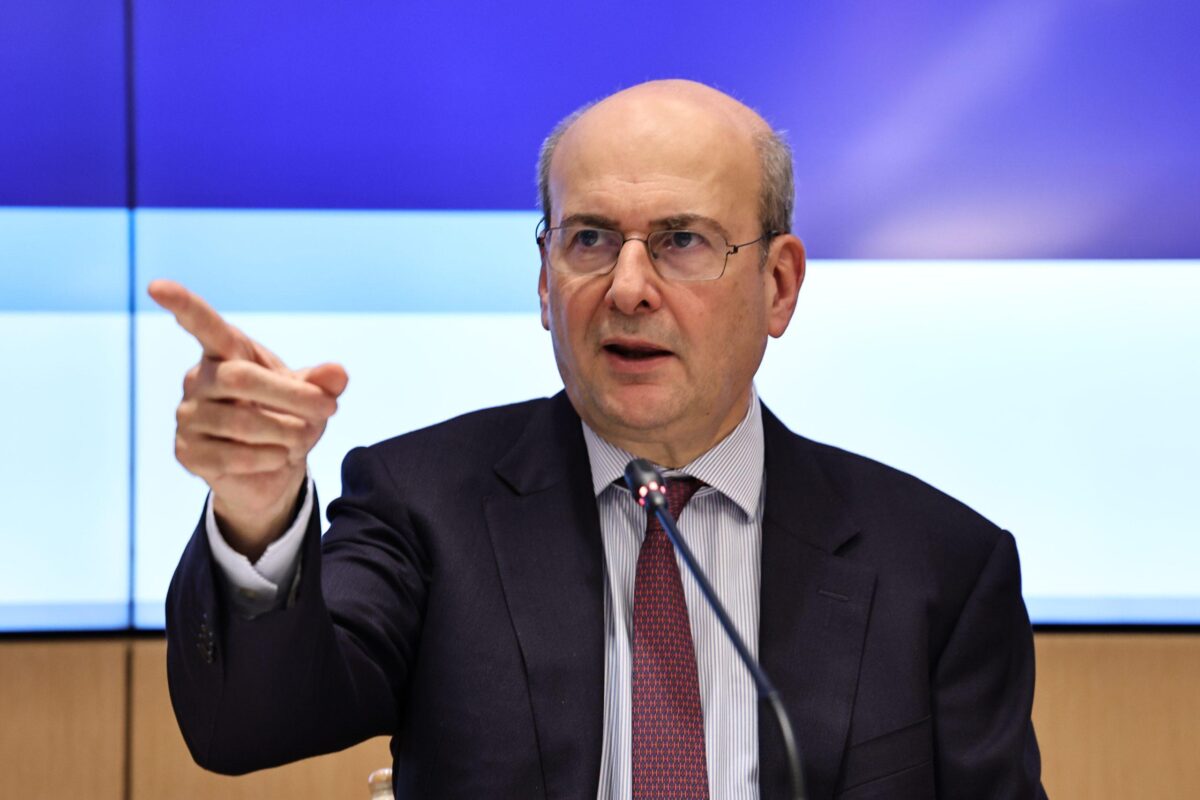 Χατζηδάκης; Οι 14 παρεμβάσεις κατά της γραφειοκρατίας – Τι αλλάζει στο Δημόσιο