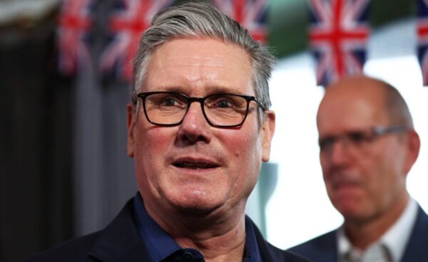 Στάρμερ: Δημόσια συγγνώμη για τον διορισμό του Μάντελσον