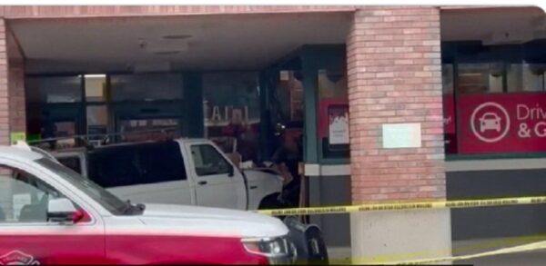 Καλιφόρνια: Αυτοκίνητο προσέκρουσε σε παντοπωλείο – Τέσσερις τραυματίες