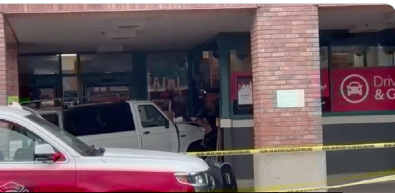 Καλιφόρνια: Αυτοκίνητο προσέκρουσε σε παντοπωλείο – Τέσσερις τραυματίες