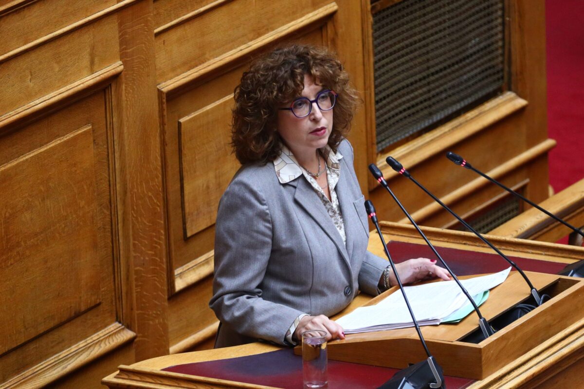 Έλενα Καραγεωργοπούλου: Η επιστολή παραίτησης από την Πλεύση Ελευθερίας – «Διατηρώ την έδρα που μου εμπιστεύθηκαν οι πολίτες»