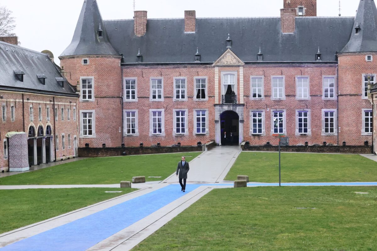 Στη Σύνοδο της ΕΕ ο Μητσοτάκης – «Ανταγωνιστικότητα με καλύτερες δουλειές και χαμηλότερες τιμές»