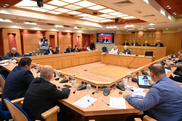 KEΔΕ: Συμμετέχει στην αναθεώρηση του Συντάγματος με συγκροτημένες θέσεις και προτάσεις