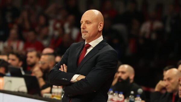 Ομπράντοβιτς: «Ο Ολυμπιακός χτίστηκε για να πάρει το τρόπαιο»