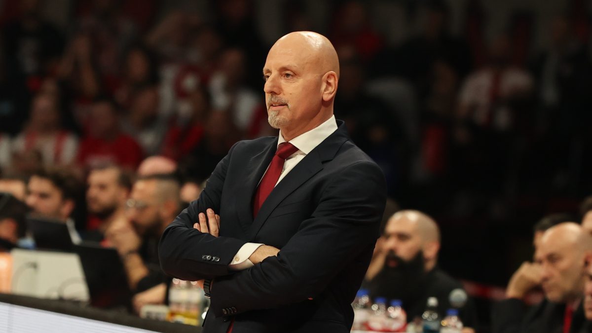 Ομπράντοβιτς: «Ο Ολυμπιακός χτίστηκε για να πάρει το τρόπαιο»