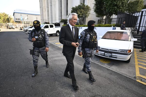 Γουατεμάλα: Αποφυλακίστηκε ο δημοσιογράφος Χοσέ Ρουβέν Σαμόρα – Τέθηκε σε κατ’ οίκον περιορισμό