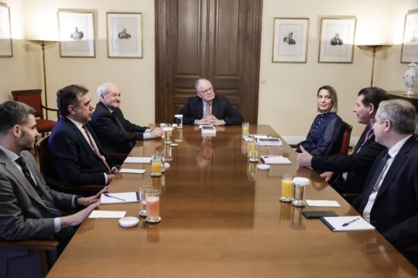 Συνάντηση του ΠτΔ Κων. Τασούλα με στελέχη του οργανισμού διαΝΕΟσις – Επί τάπητος η Συνταγματική Αναθεώρηση