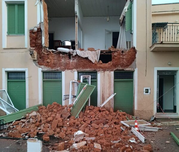 Μεσσήνη: Κατέρρευσε τοίχος κατοικίας από την έντονη βροχόπτωση – Από θαύμα δεν υπήρξαν τραυματισμοί