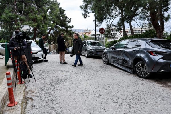 Ποινική δίωξη για δύο πλημμελήματα στην 36χρονη τραγουδίστρια που παρέσυρε οχήματα στο Κολωνάκι