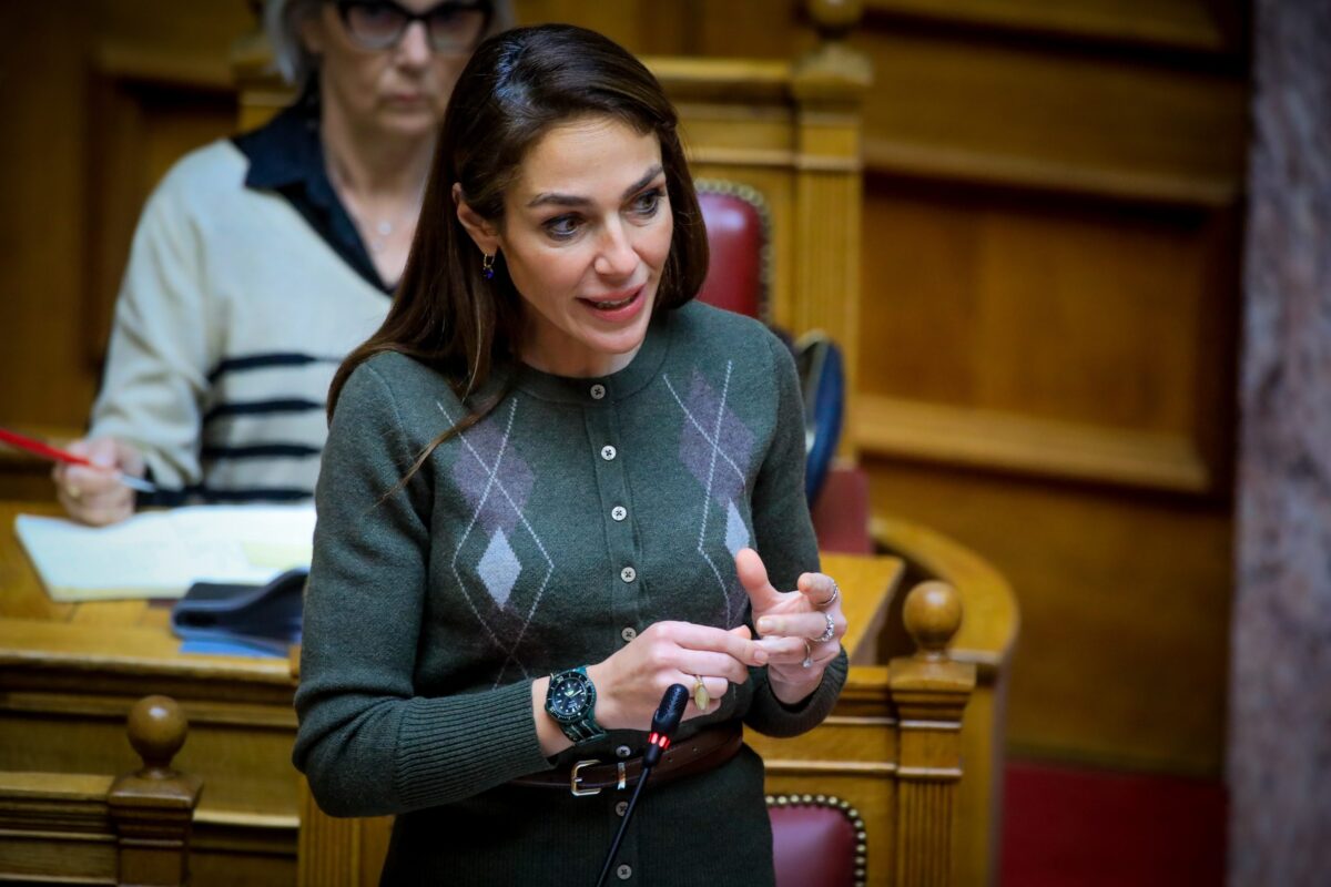 Στη Θεσσαλονίκη για τα εγκαίνια των πρώτων κοινωνικών κατοικιών η Δόμνα Μιχαηλίδου