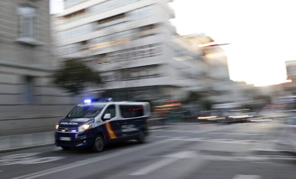 Σάλος στην Ισπανία: Παραιτήθηκε ο υπαρχηγός της αστυνομίας έπειτα από κατηγορίες αστυνομικού για βιασμό