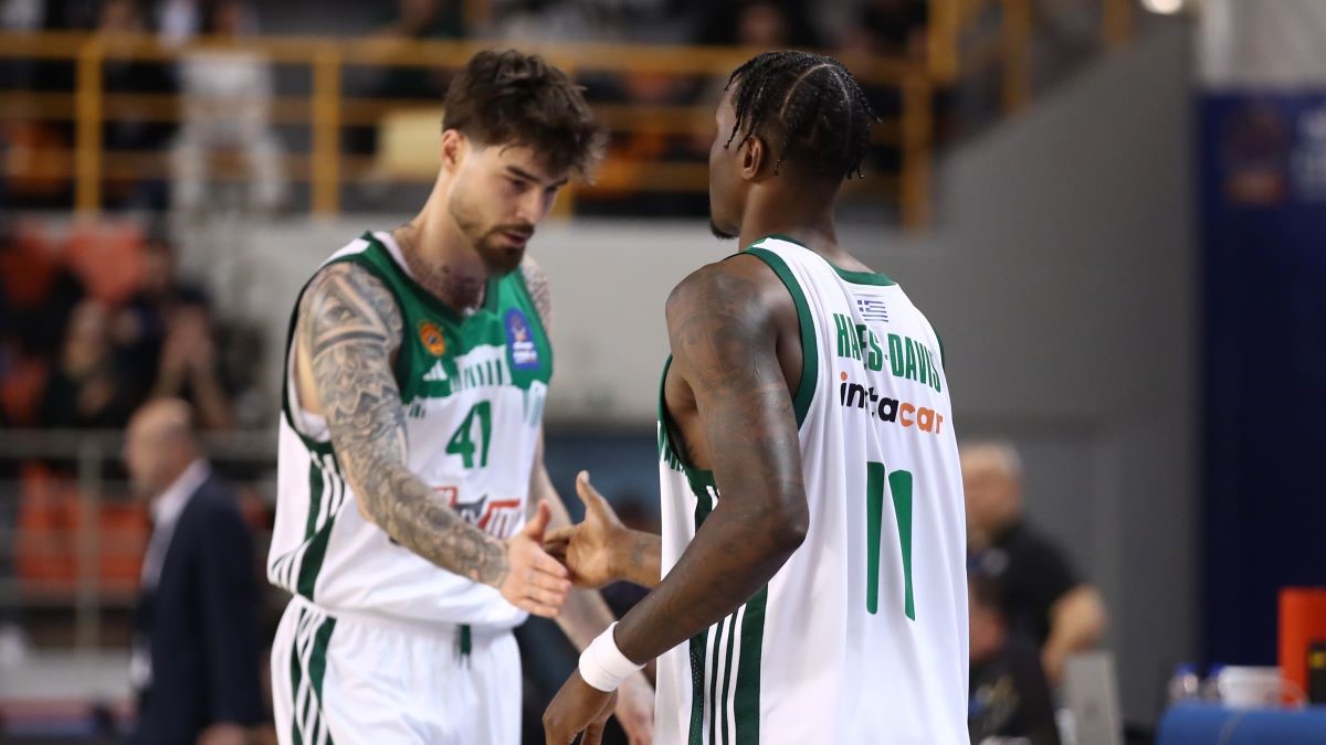 Ο κυρίαρχος Παναθηναϊκός μετέτρεψε σε “περίπατο” τον προημιτελικό με ιδανικό ντεμπούτο για Χέιζ-Ντέιβις