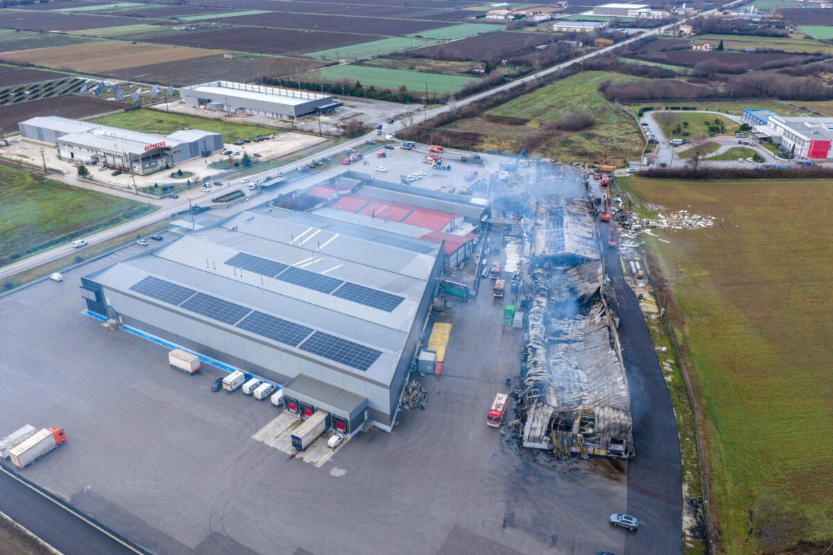 Εργοστάσιο Βιολάντα: Παραλείψεις, παρατυπίες και κενά ασφαλείας τα λάθη που φαίνεται να οδήγησαν στη φονική έκρηξη