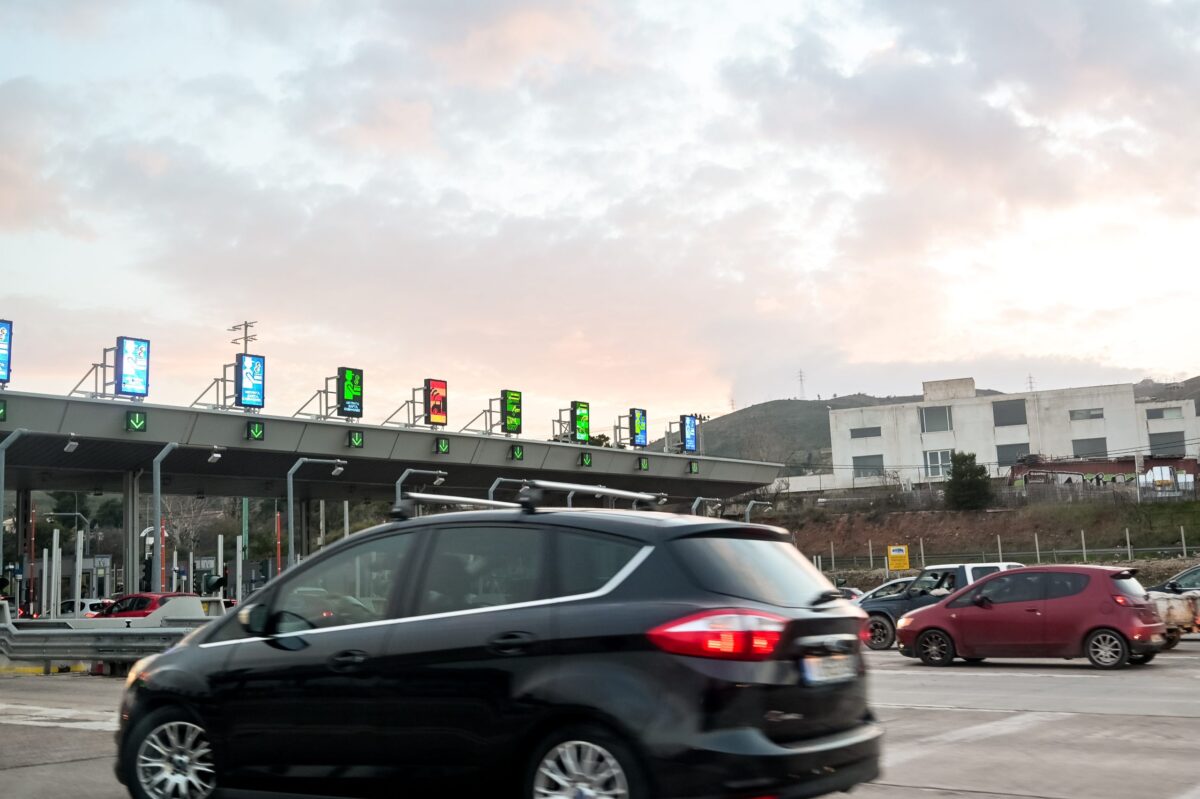 Κορυφώνεται η έξοδος των εκδρομέων του τριημέρου – Ομαλοποιήθηκε η κατάσταση στην περιοχή της Θήβας