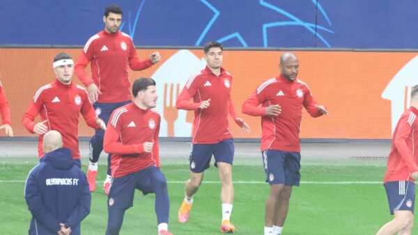Με τον Ολυμπιακό στο Λεβερκούζεν το ertsports: Το ρεπορτάζ του Μπάμπη Παπάζογλου (vid)