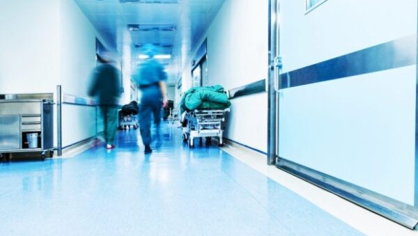 Βόλος: Με ιογενή μηνιγγίτιδα μαθητής δημοτικού – Νοσηλεύεται στο νοσοκομείο