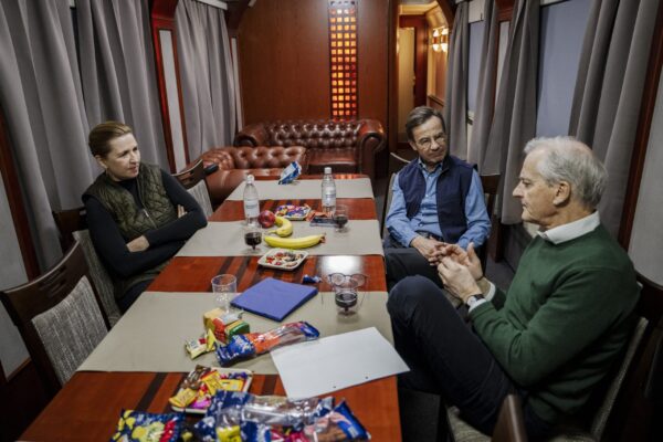 Ηγέτες χωρών της βόρειας Ευρώπης και της Βαλτικής επισκέπτονται την Ουκρανία