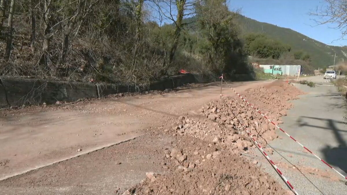 Άγραφα: Τεράστιο ρήγμα προκαλεί φόβο – Καταστράφηκε παραδοσιακός νερόμυλος του 1820