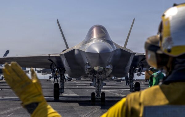 Σύσταση του Υπουργείου Εξωτερικών για αποφυγή επισκέψεων σε Ισραήλ, Παλαιστινιακά εδάφη και Ιράν